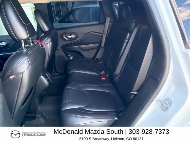 Used 2016 White Jeep Trailhawk image 11