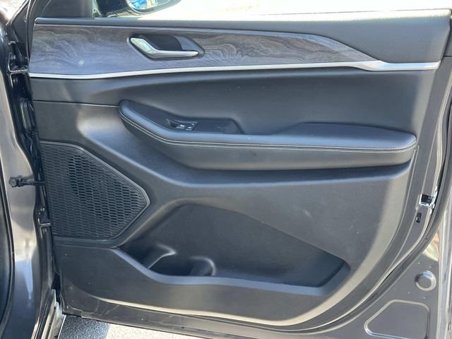 Used 2025 Gray Jeep Limited image 21