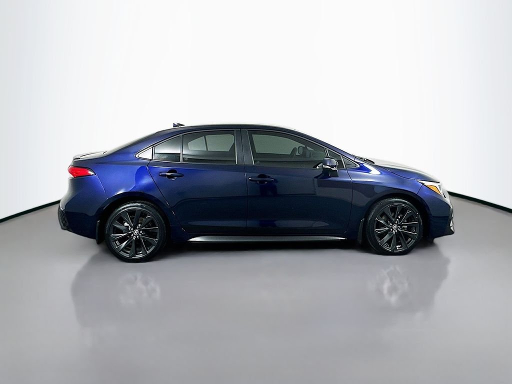 Used 2024  Toyota SE image 4