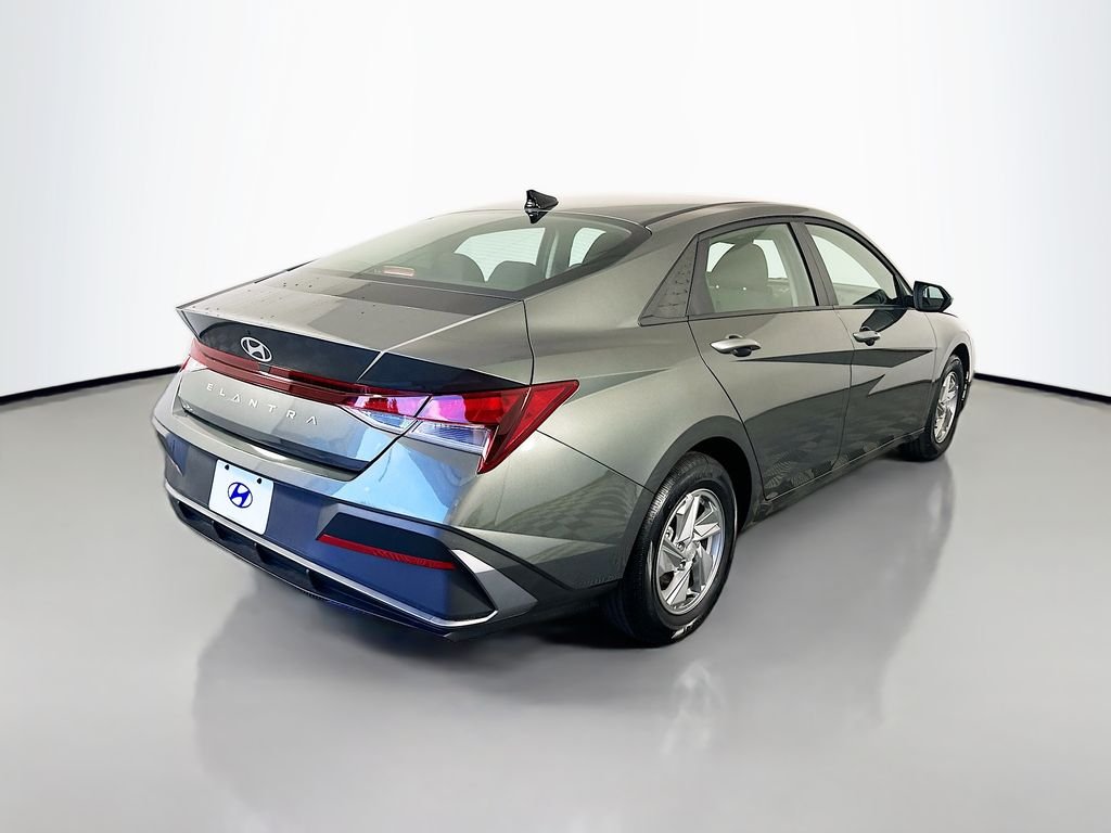 Used 2026 Gray Hyundai SE image 5
