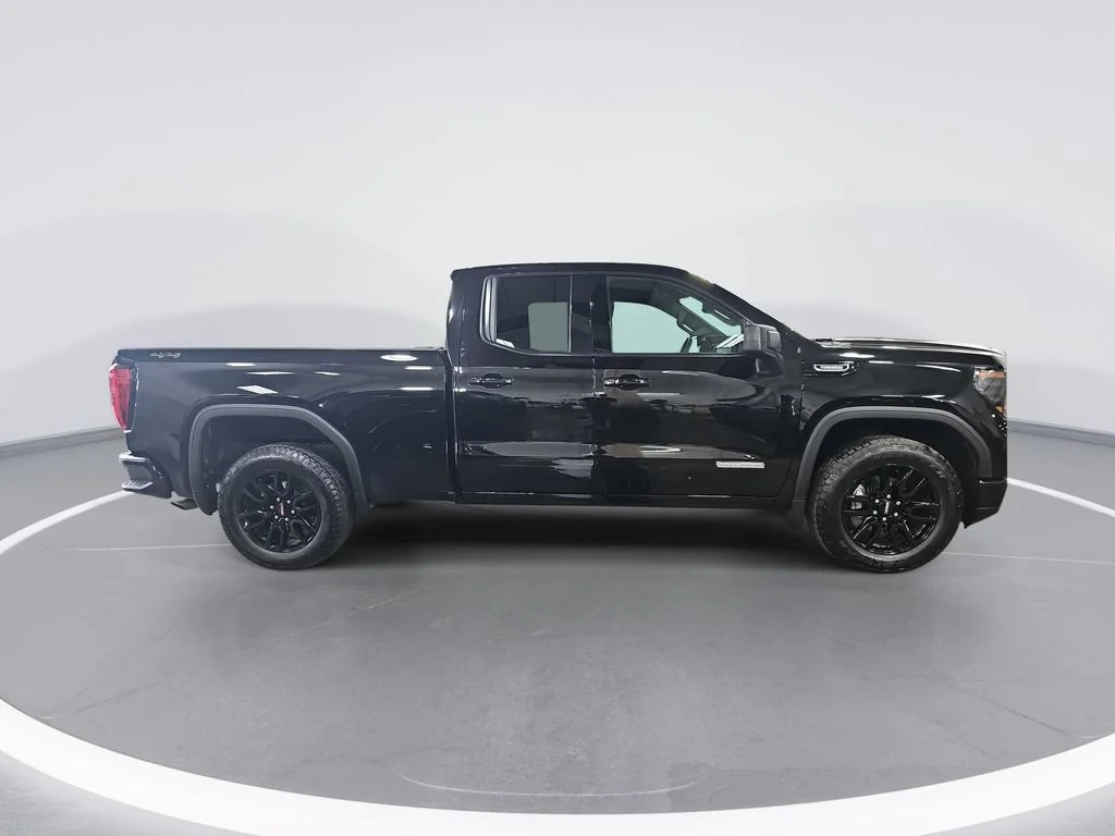 Certified Used 2025 Onyx Black GMC Elevation image 2