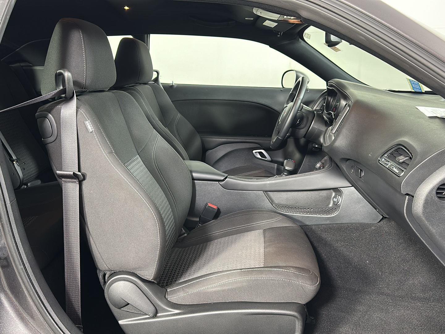 Used 2023 Granite Pearlcoat Dodge SXT image 13