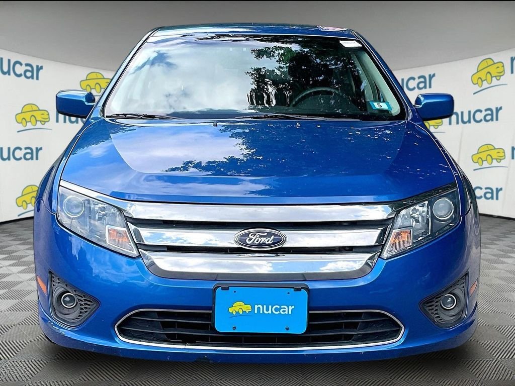 Used 2012 Blue Ford SE image 2