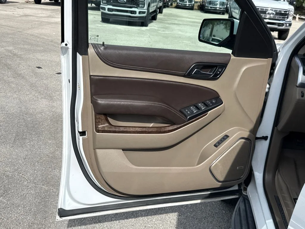 Used 2017 White Chevrolet LT image 14