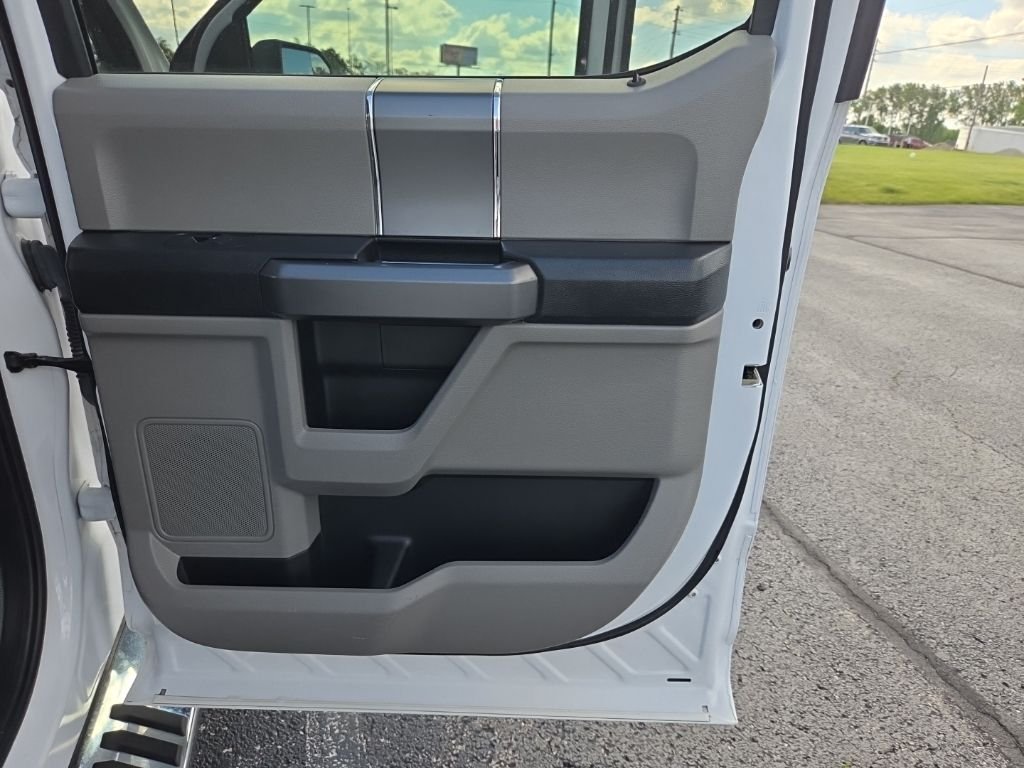 Used 2020 White Ford XLT image 24