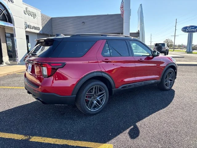 2026 Ford Explorer ST-Line - Photo 8