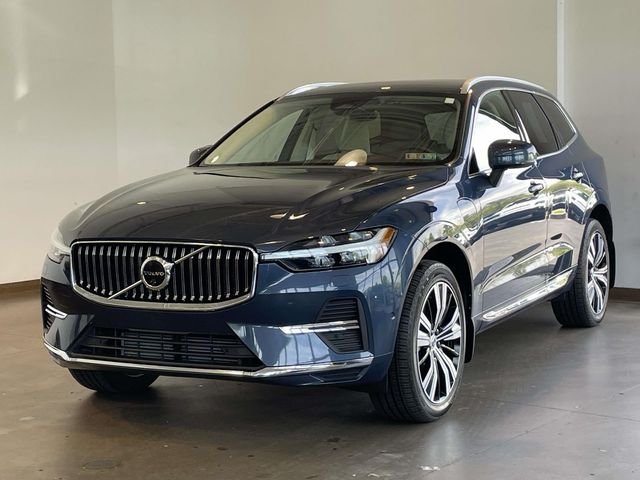 2023 Volvo XC60 T8 Plus Bright Theme AWD's photo