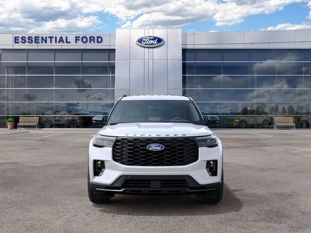New 2027 Star White Metallic Tri-Coat Ford ST-Line image 3