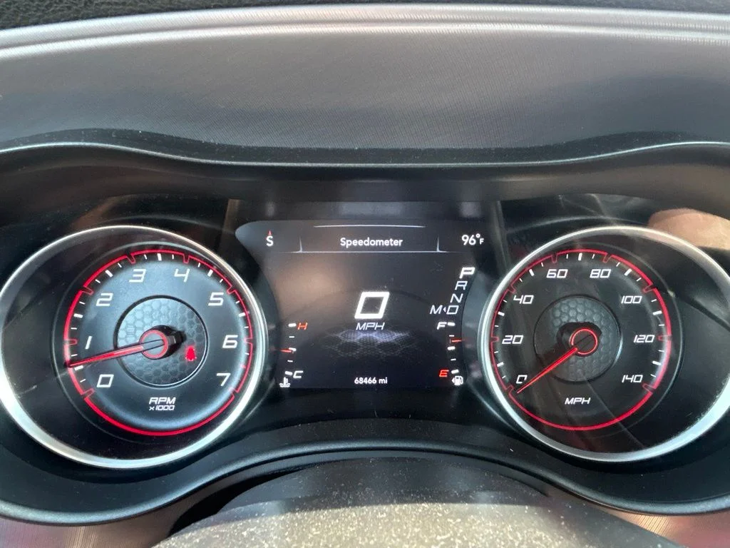 Used 2023 Granite Crystal Clearcoat Metallic Dodge SXT image 26