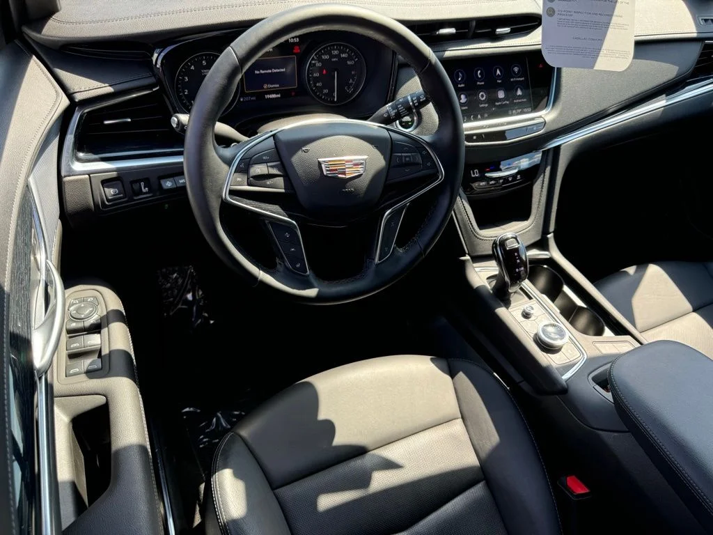 Used 2025 White Cadillac Premium Luxury image 20