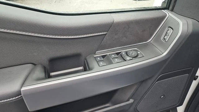 New 2026 Oxford White Ford XLT 4WD image 22