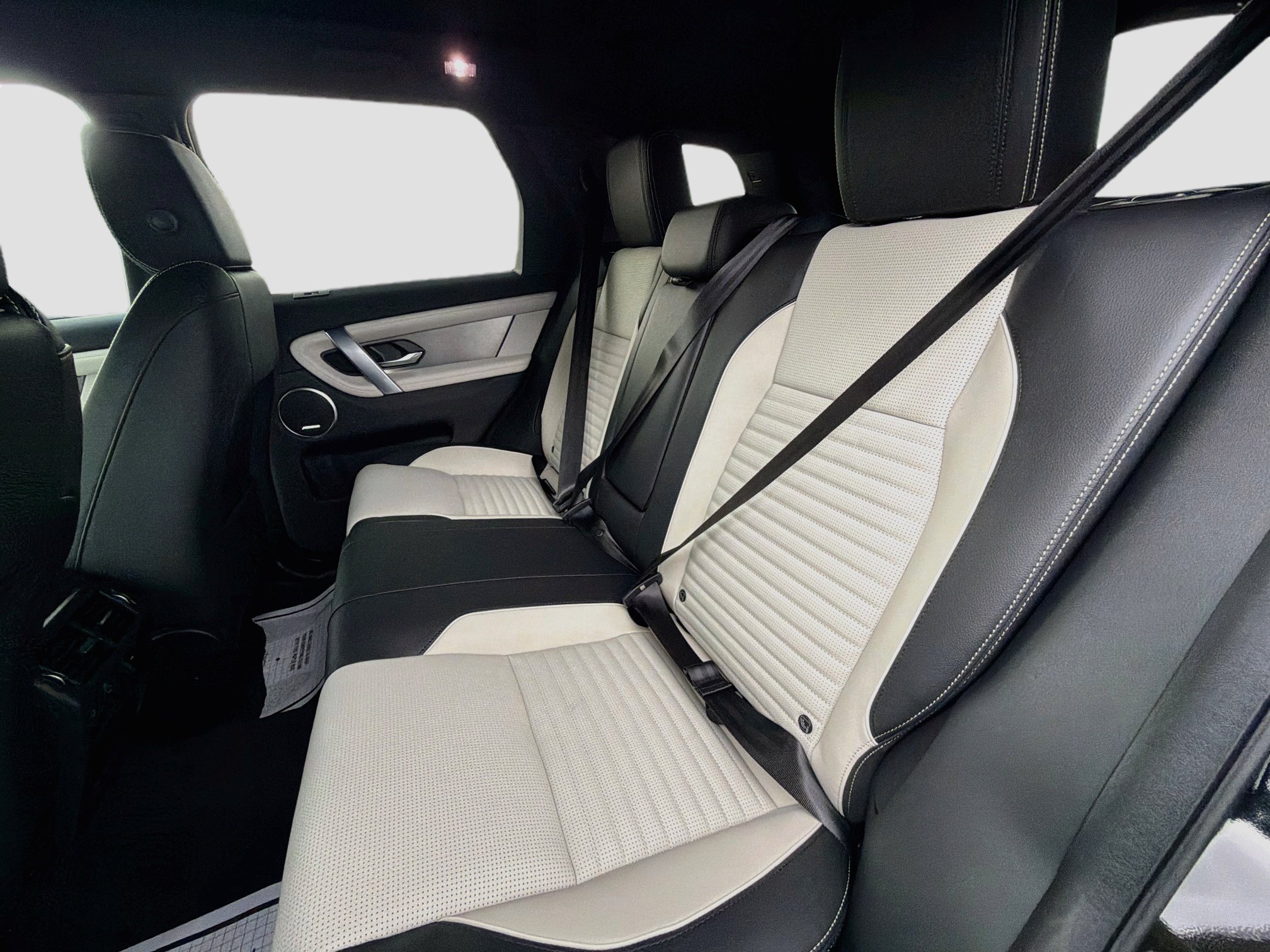 New 2026 Santorini Black Land Rover Landmark image 20