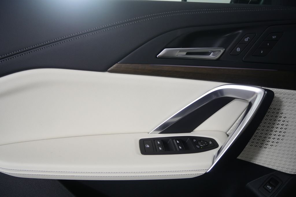 New 2027 Jet Black BMW xDrive28i image 8