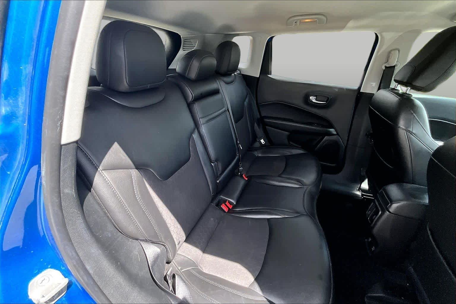Used 2019 Laser Blue Pearlcoat Jeep Altitude image 20