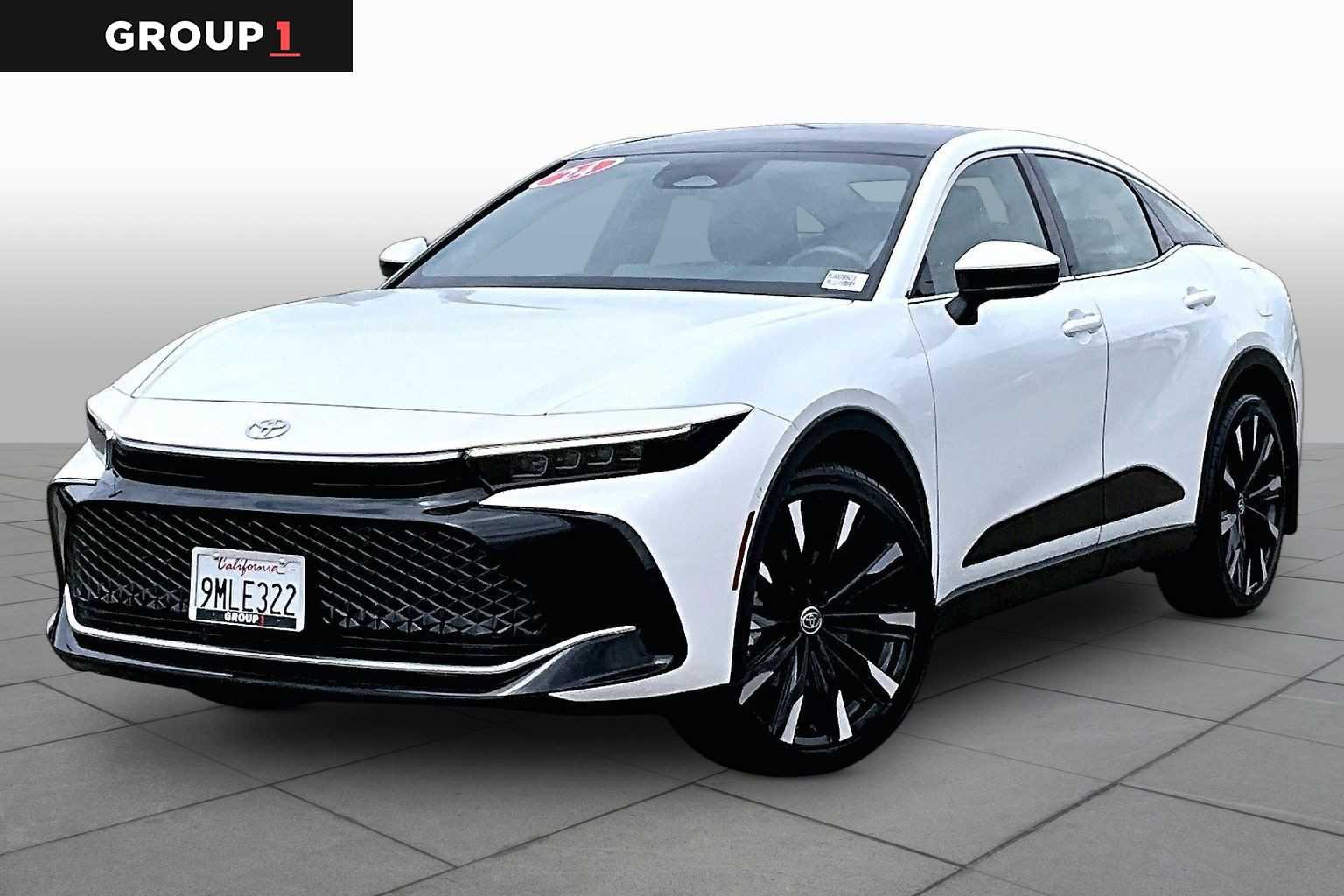 2024 Toyota Crown Platinum AWD's photo