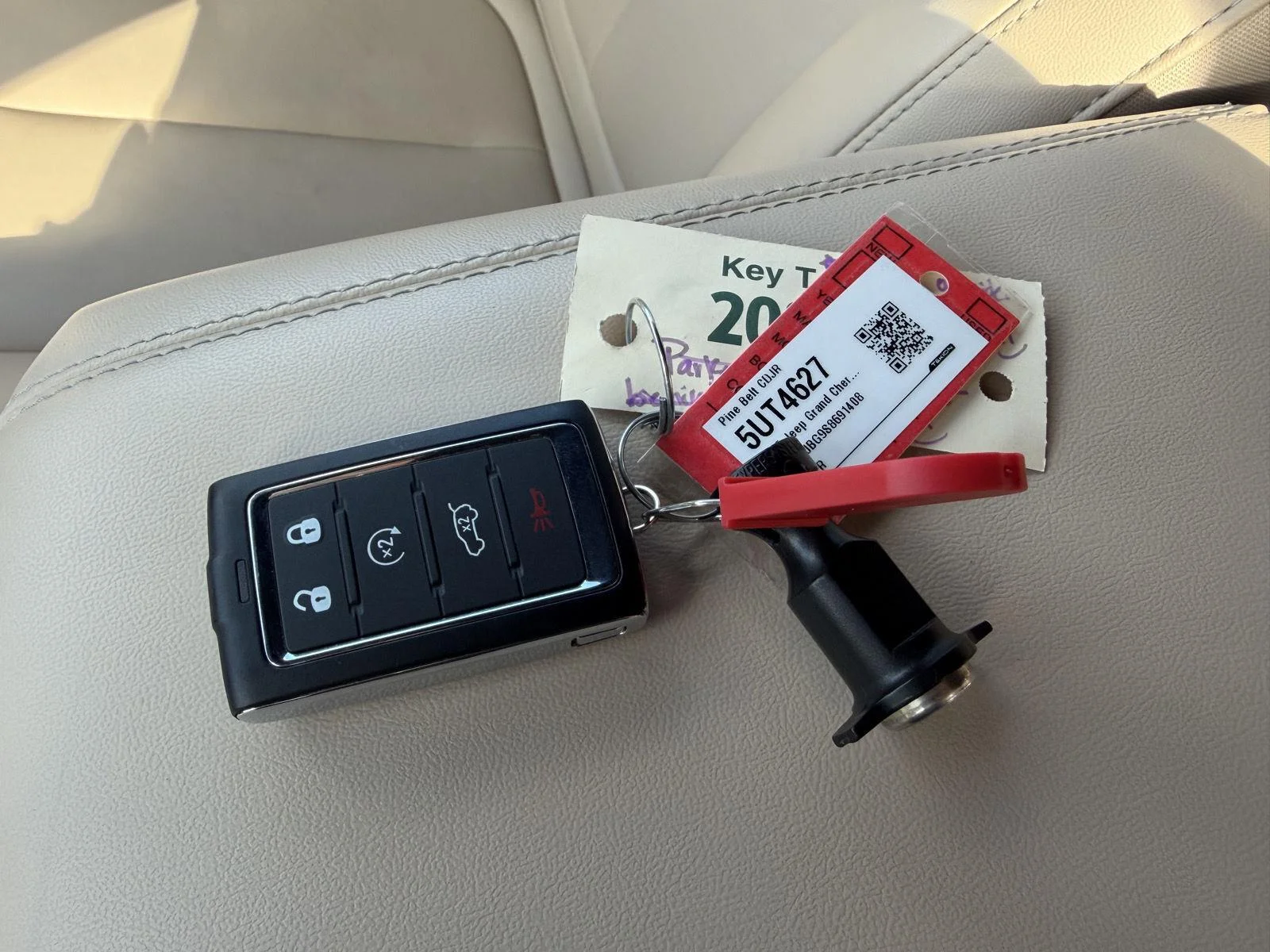 Used 2025 Silver Zynith Jeep Limited image 13