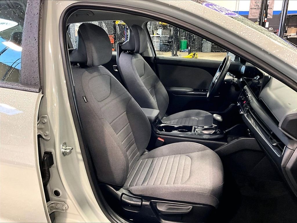 Used 2025 Blue Kia EX image 11
