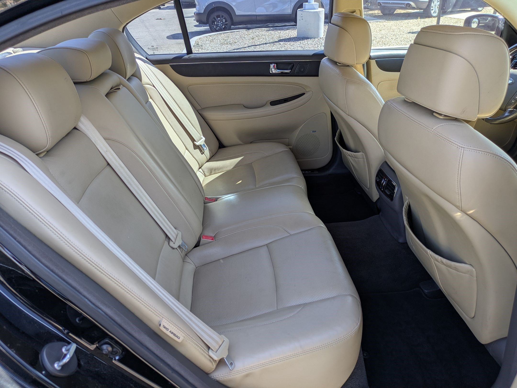 Used 2011 Black Noir Pearl Hyundai 4.6 image 29