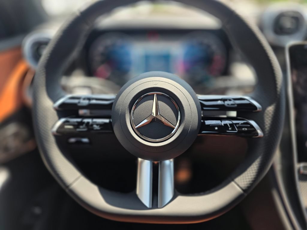 New 2027 Black Mercedes-Benz GLC 300 image 50
