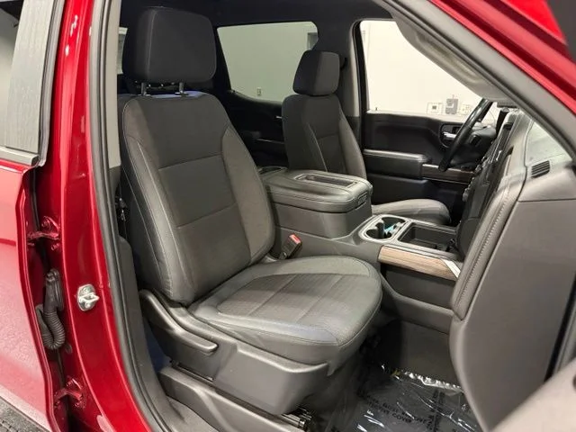 Used 2019 Red Chevrolet RST image 29