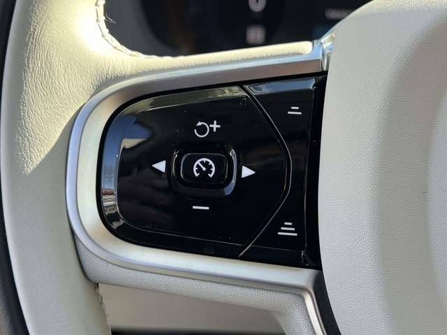 2025 Volvo XC60 Plus - Photo 23