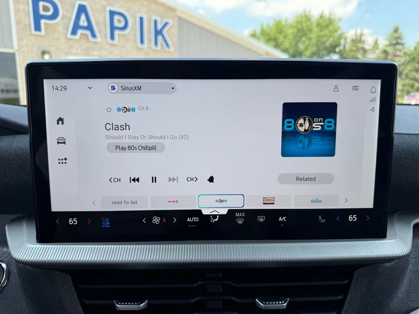 2026 Ford Explorer Platinum - Photo 17