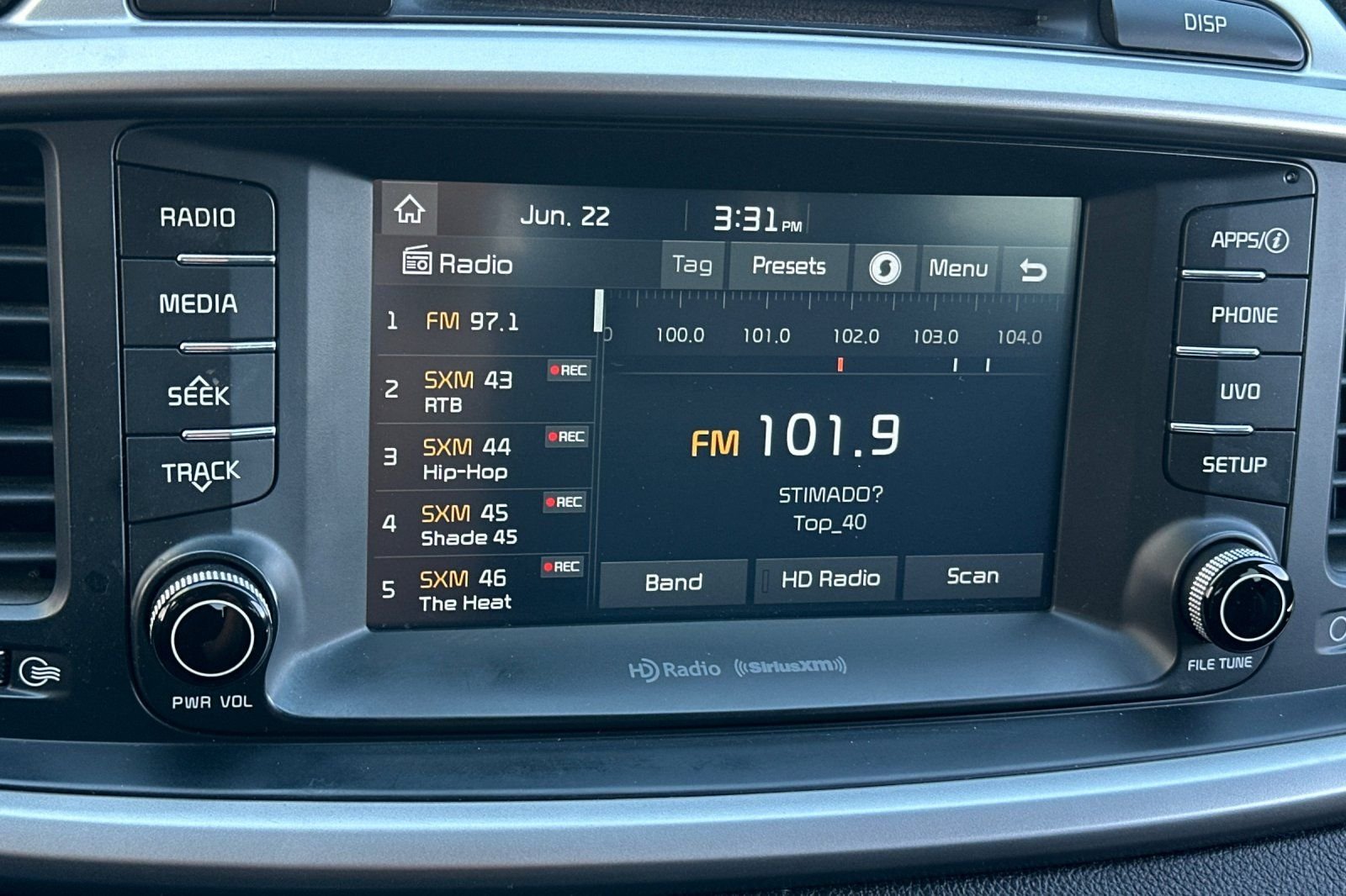 Used 2017 Silver Kia LX image 21