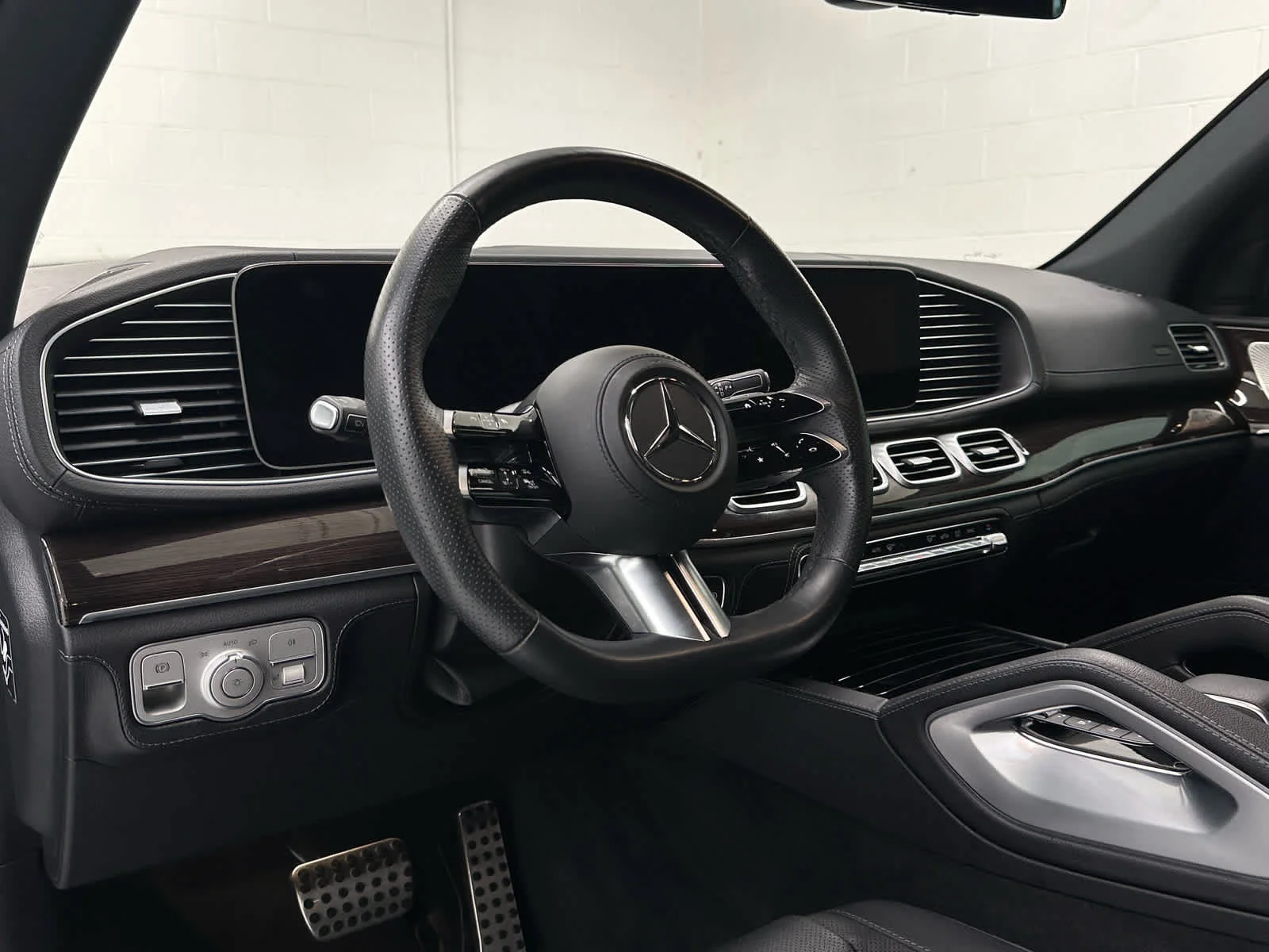 Used 2024 Black Mercedes-Benz GLS 450 image 10