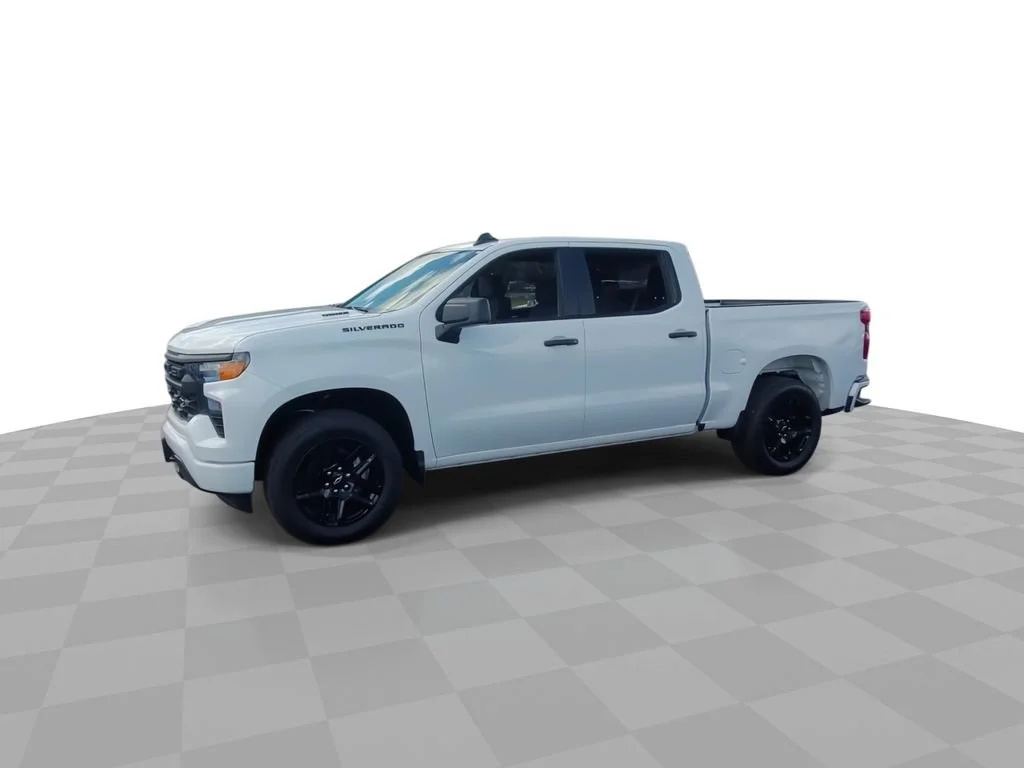 New 2026 Summit White Chevrolet Custom image 4