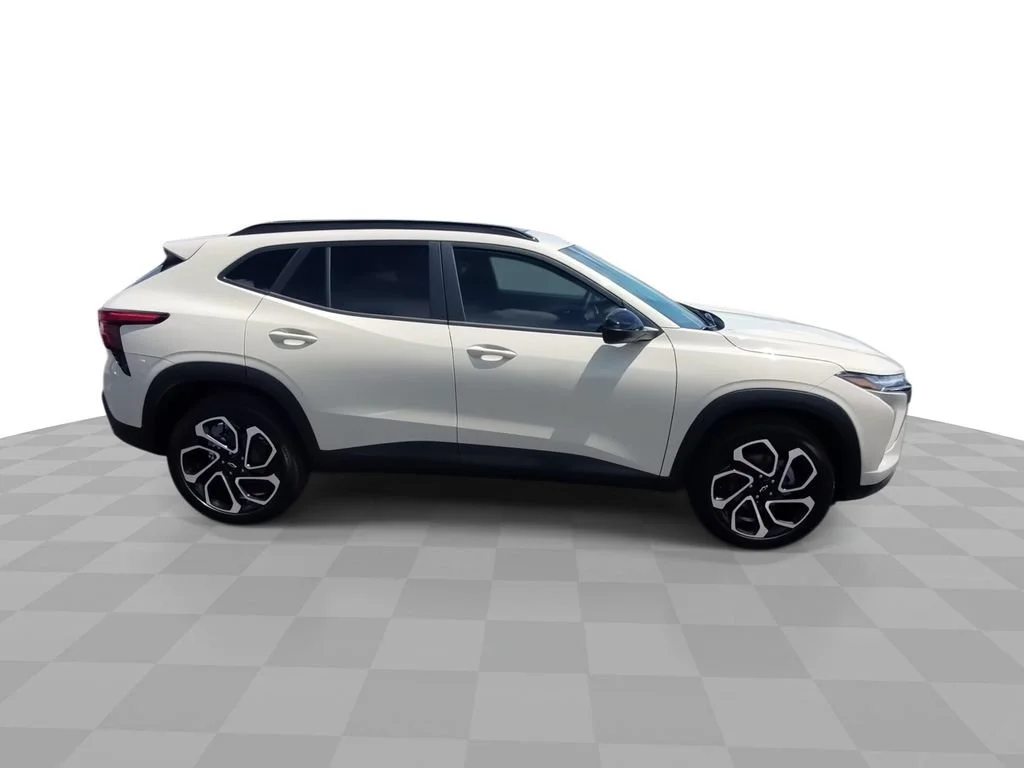 New 2026 White Sands Chevrolet 2RS image 9