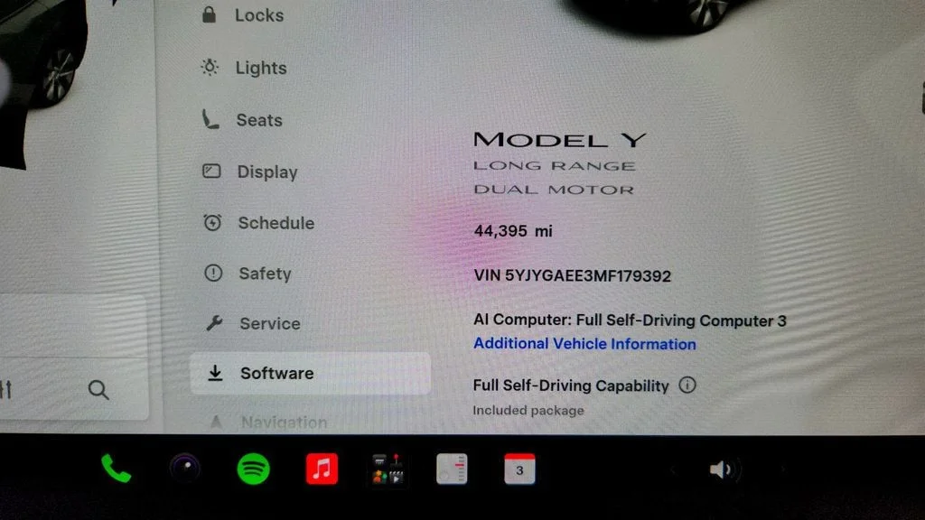 Used 2021 Solid Black Tesla Long Range AWD w/ White/Black 7-Seat Interior image 14