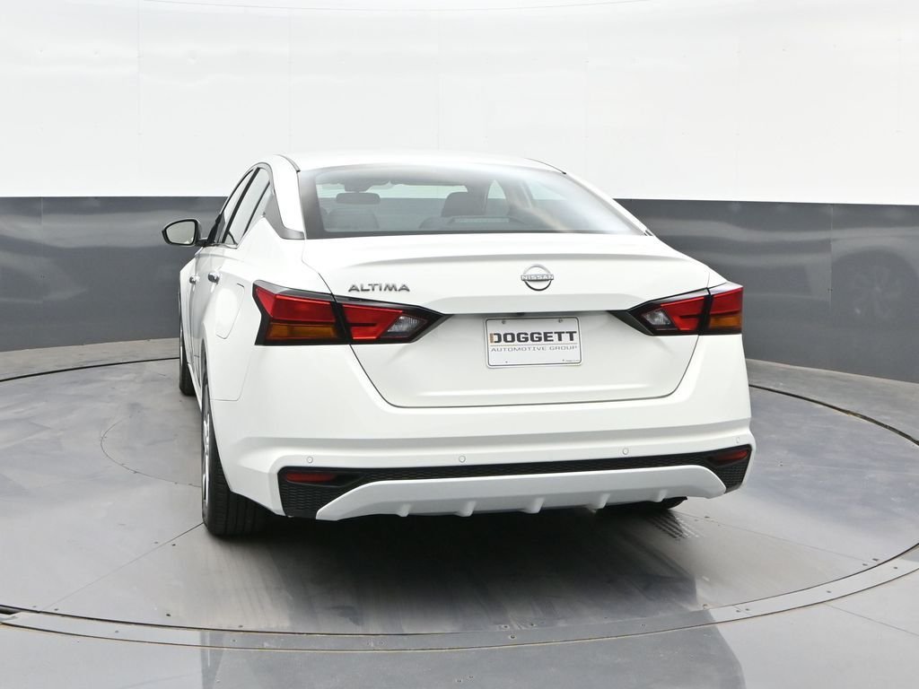 Used 2024 White Nissan 2.5 S image 8