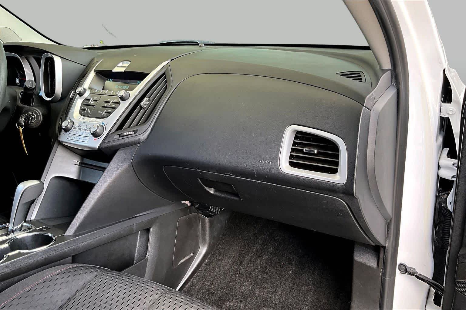 Used 2015 Summit White Chevrolet LS image 17