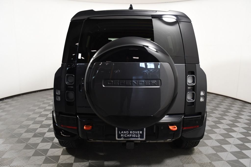 Used 2024 Santorini Black Metallic Land Rover X image 5
