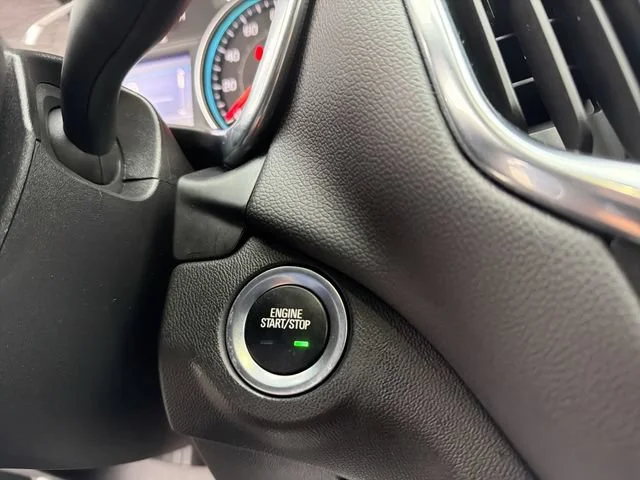 2022 Chevrolet Equinox LT - Photo 16