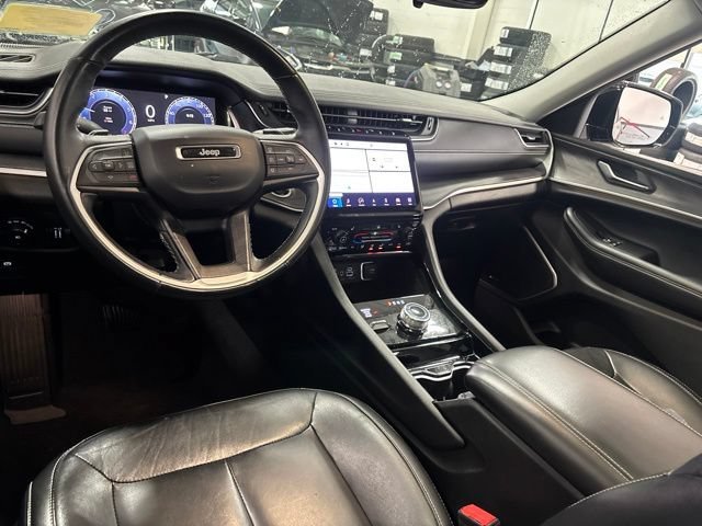 Used 2021 Diamond Black Crystal Pearlcoat Jeep Limited image 13