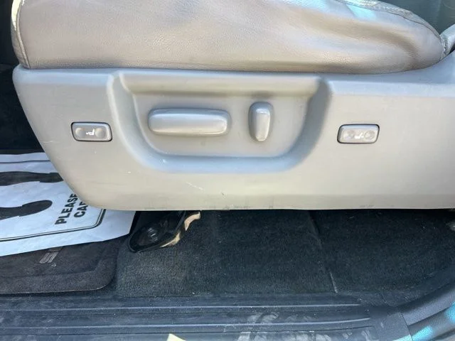 Used 2013 White Toyota Platinum image 15