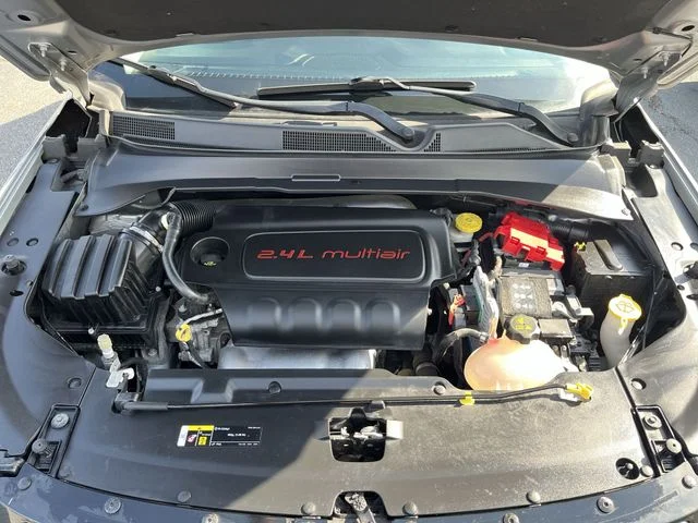 Used 2019 Silver Jeep Limited image 19