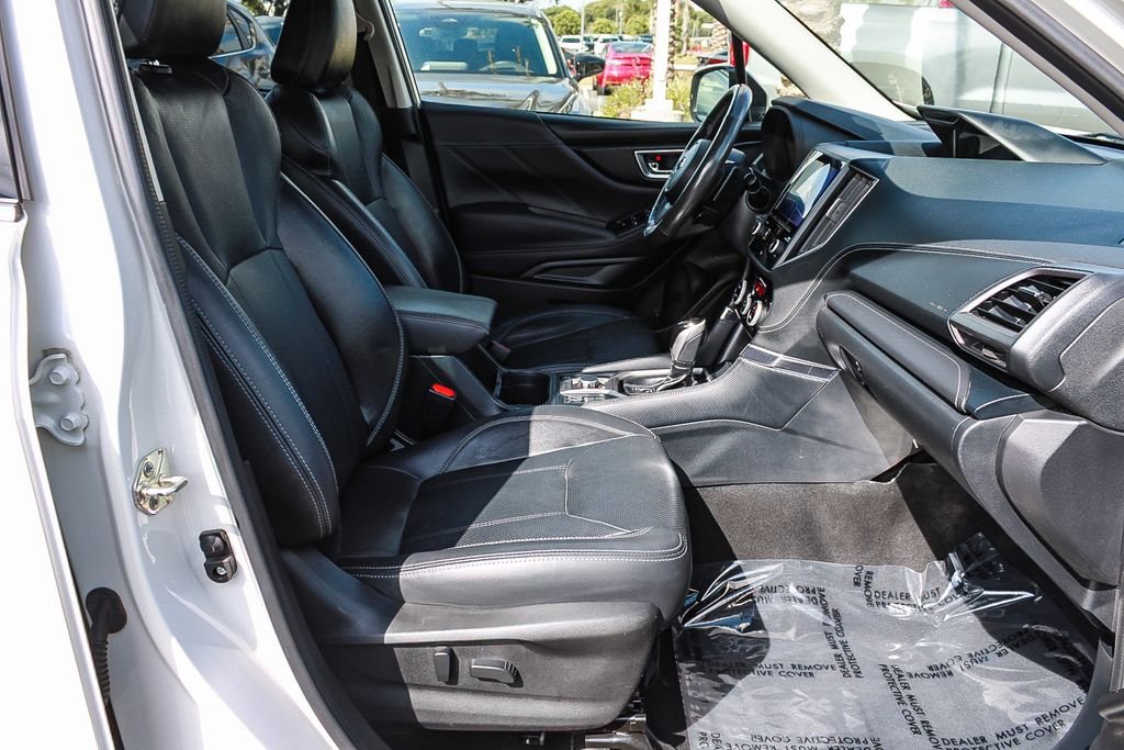 Used 2022 White Subaru Touring image 16