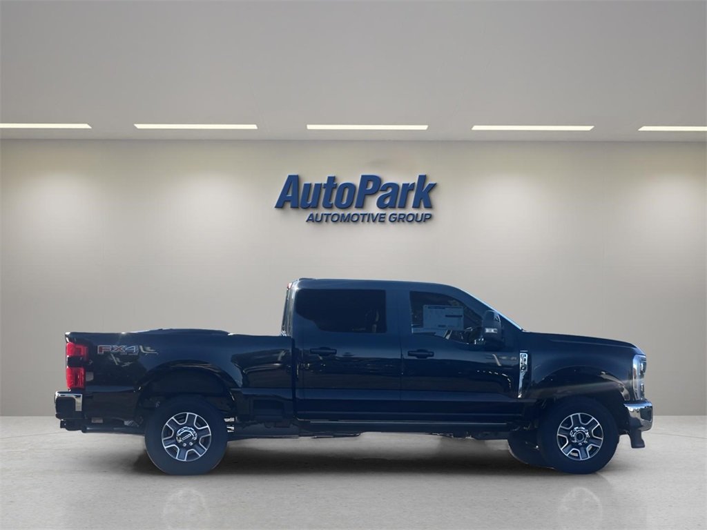 2026 Ford F-350 Lariat photo 2