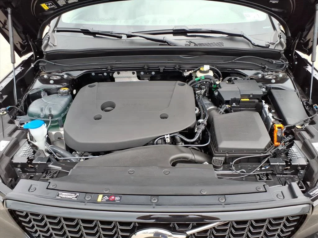 New 2026 Onyx Black Volvo Plus image 10