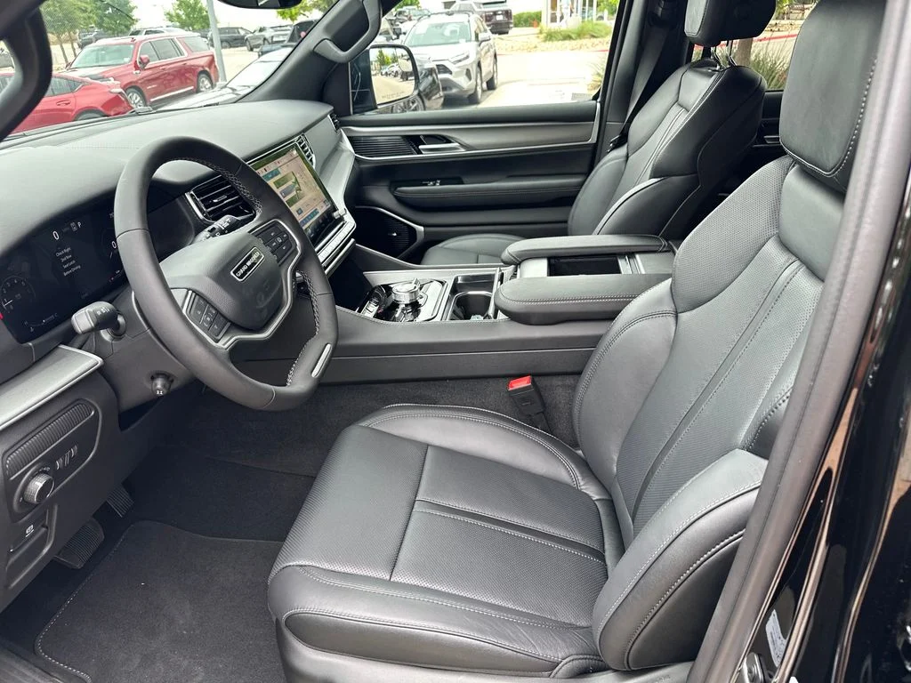 New 2026 High Gloss Black Exterior Paint Jeep Limited Reserve image 18