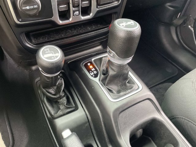 Used 2019 Gray Jeep Unlimited Sport S image 30