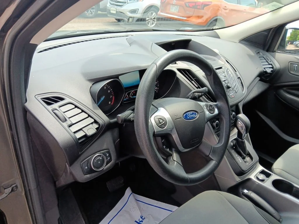 Used 2016 Magnetic Ford SE image 13