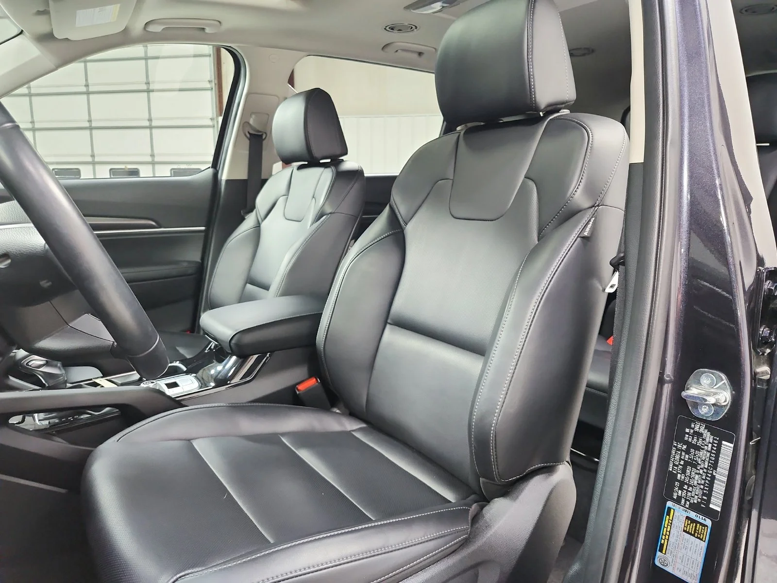 Used 2025  Kia S image 18
