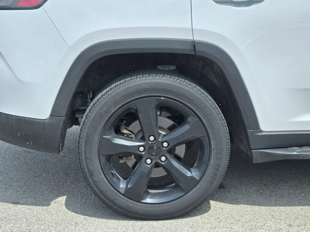 Certified Used 2023 White Jeep Altitude X image 12