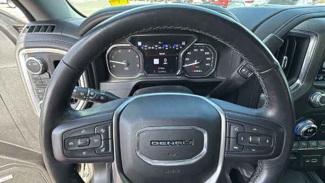 Used 2022 FOREST METALLIC GMC Denali image 18