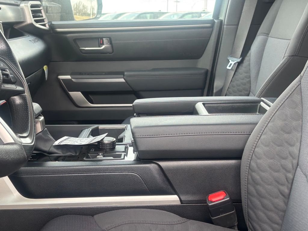 2026 Toyota Tundra SR5 - Photo 9