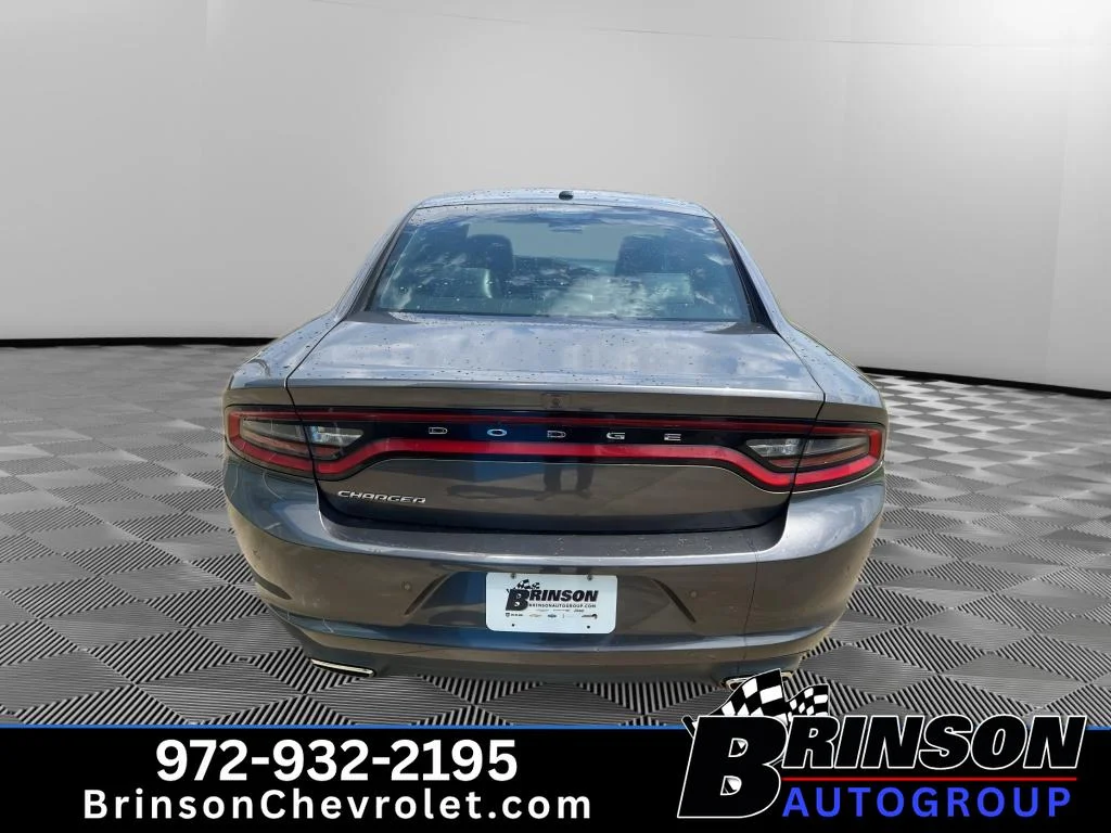 Used 2021 Granite Pearlcoat Dodge SXT image 6