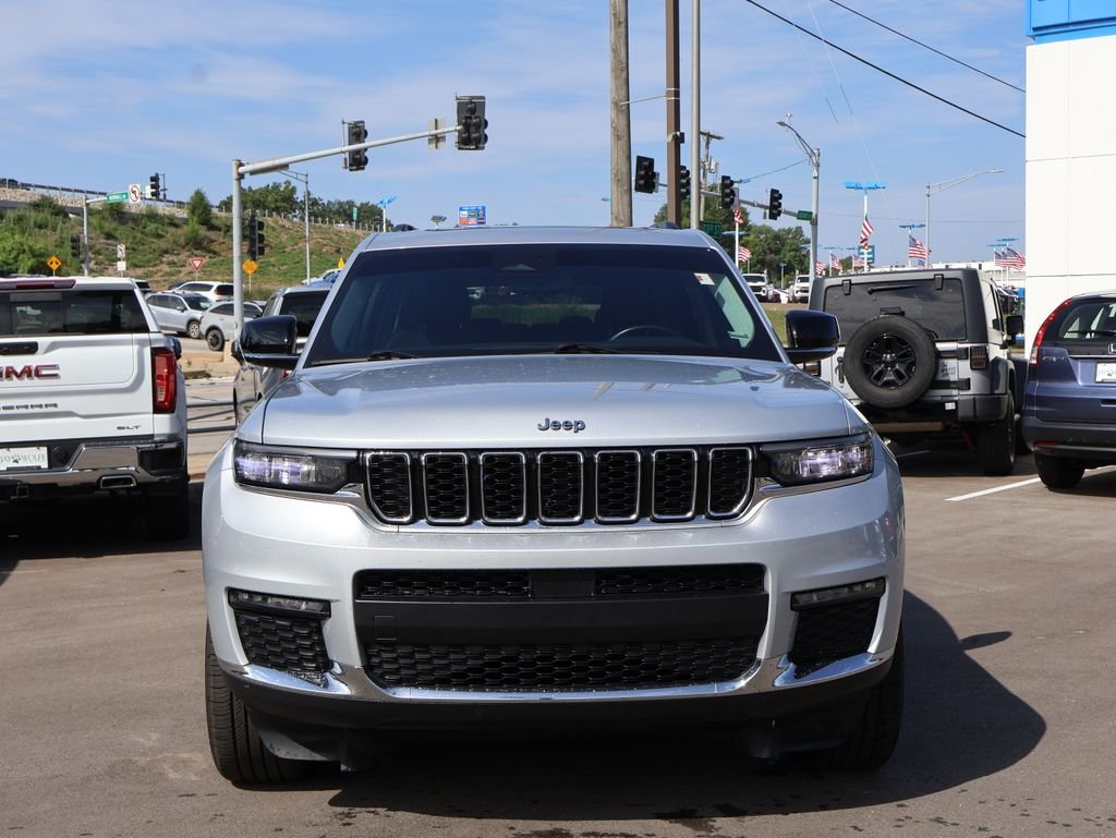 Used 2021 Silver Jeep Limited image 2